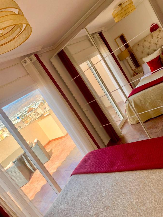 Atico Deluxe Entre Centro Y Playa Salinas Con Terraza, Wifi, Piscina Climatizada, Gym, Sauna Y Garaje -Smart Tv Roquetas de Mar Eksteriør billede