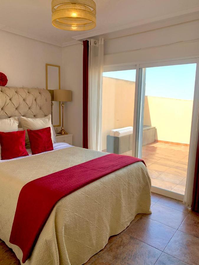 Atico Deluxe Entre Centro Y Playa Salinas Con Terraza, Wifi, Piscina Climatizada, Gym, Sauna Y Garaje -Smart Tv Roquetas de Mar Eksteriør billede