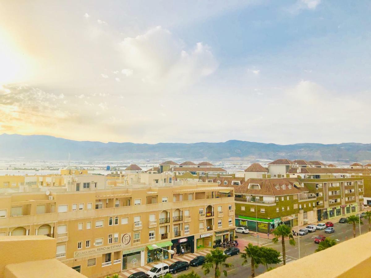 Atico Deluxe Entre Centro Y Playa Salinas Con Terraza, Wifi, Piscina Climatizada, Gym, Sauna Y Garaje -Smart Tv Roquetas de Mar Eksteriør billede