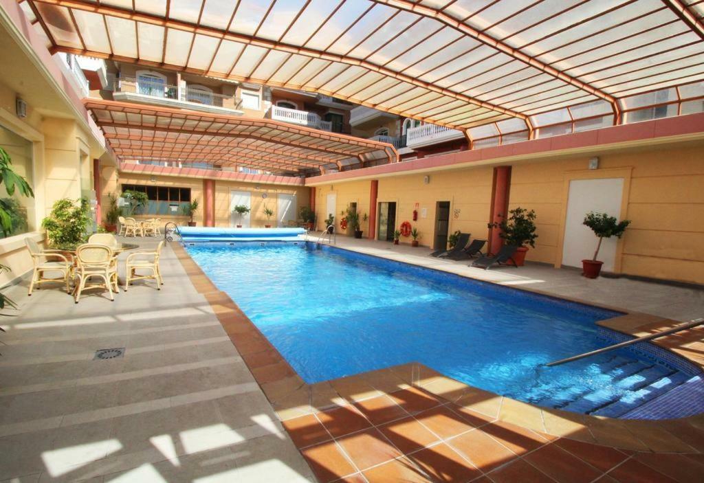 Atico Deluxe Entre Centro Y Playa Salinas Con Terraza, Wifi, Piscina Climatizada, Gym, Sauna Y Garaje -Smart Tv Roquetas de Mar Eksteriør billede