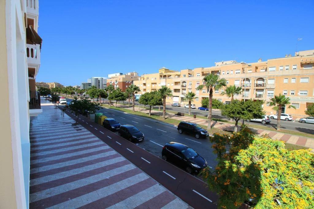 Atico Deluxe Entre Centro Y Playa Salinas Con Terraza, Wifi, Piscina Climatizada, Gym, Sauna Y Garaje -Smart Tv Roquetas de Mar Eksteriør billede